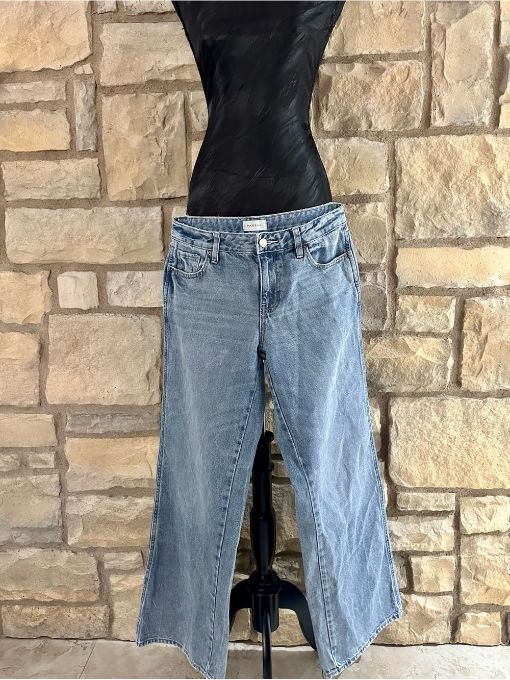 Low rise Casey medium wash jeans